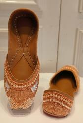 Golden Jutii For Women Jarkan Hand Work Embroidery