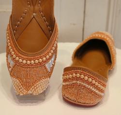 Golden Jutii For Women Jarkan Hand Work Embroidery